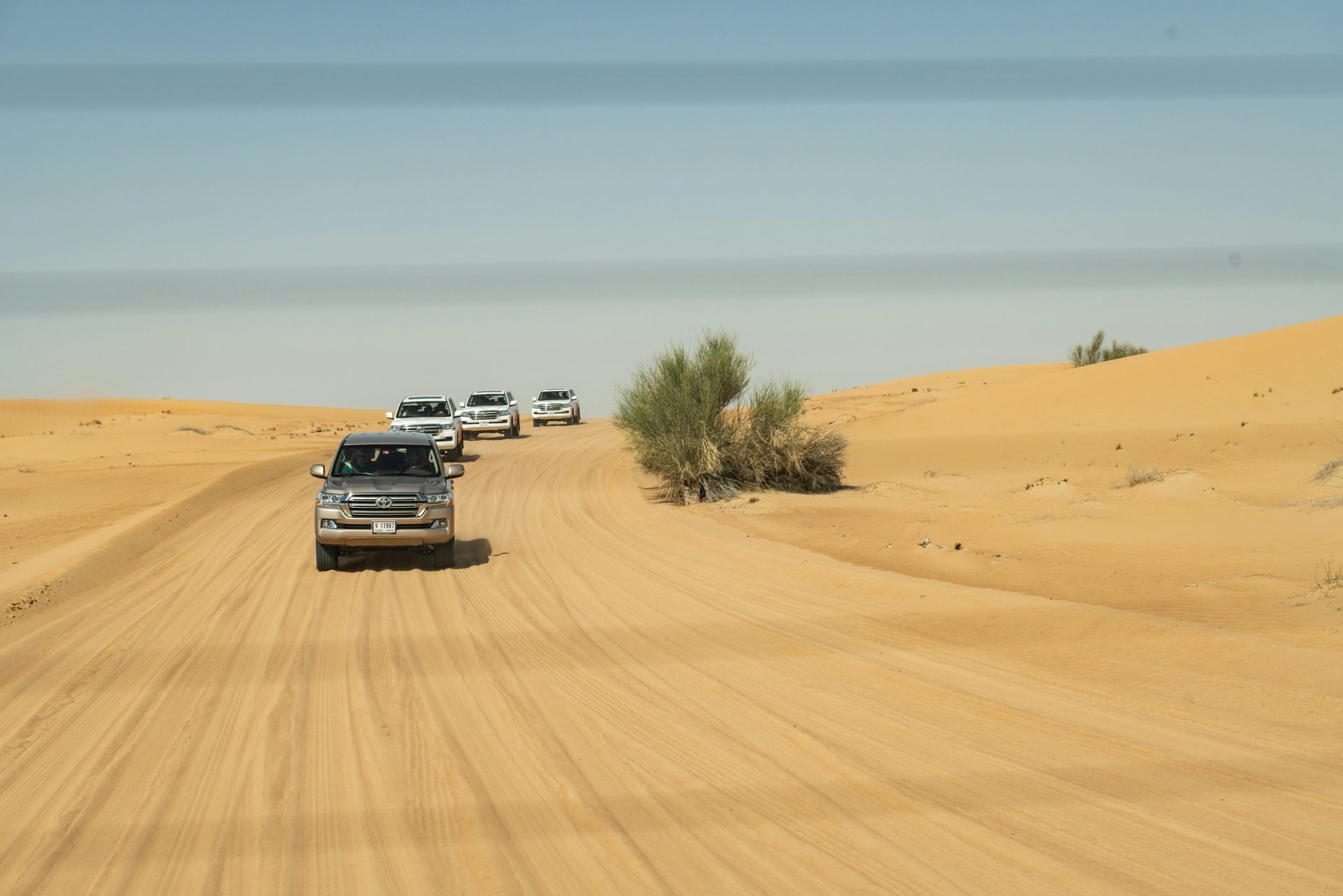 voitures dans le désert